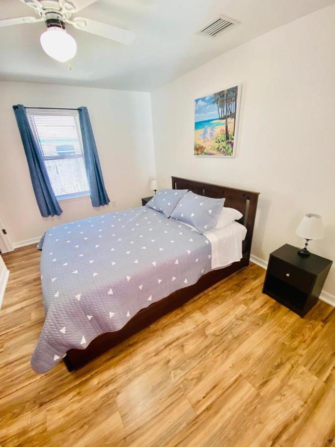 Two Fully Equipped Apartments And A Studio 5 Miles From The Beach St. Petersburg Kültér fotó