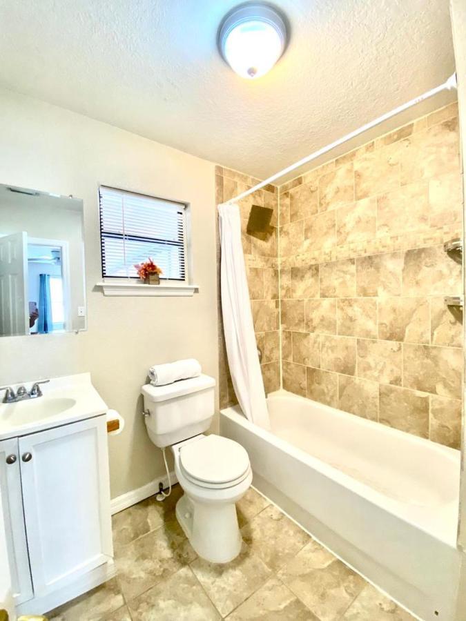 Two Fully Equipped Apartments And A Studio 5 Miles From The Beach St. Petersburg Kültér fotó